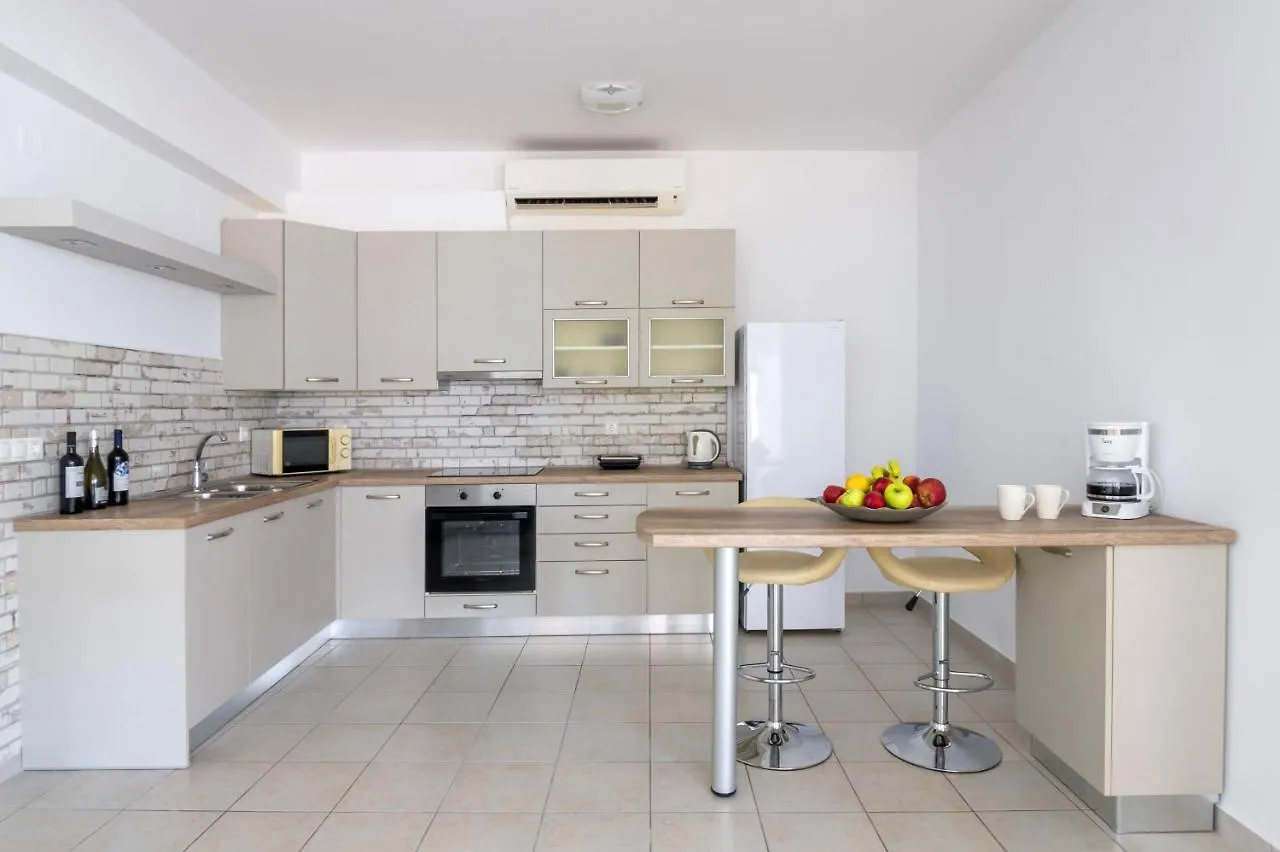 Central Flat Argostoli